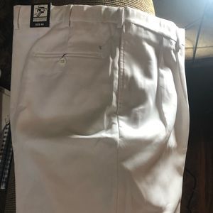 Jos A. Bank Leadbetter Golf White Short 44